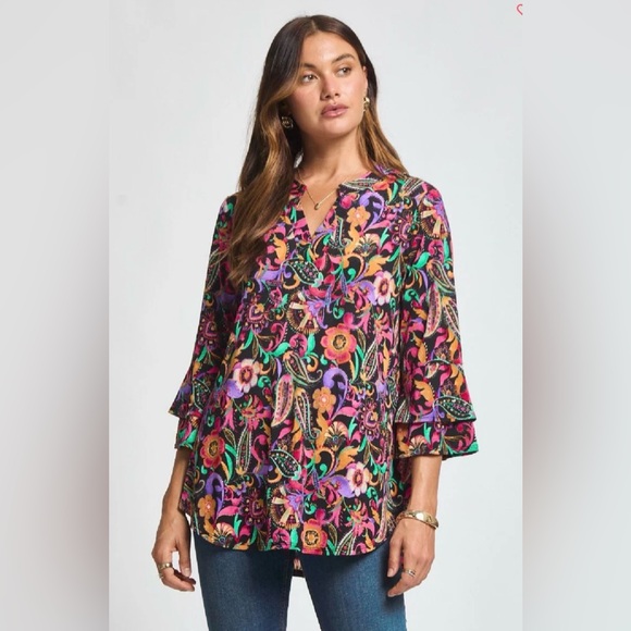 Dear Scarlett Tops - Dear Scarlett Colorful Lizzy Floral V-Neck Women's Top